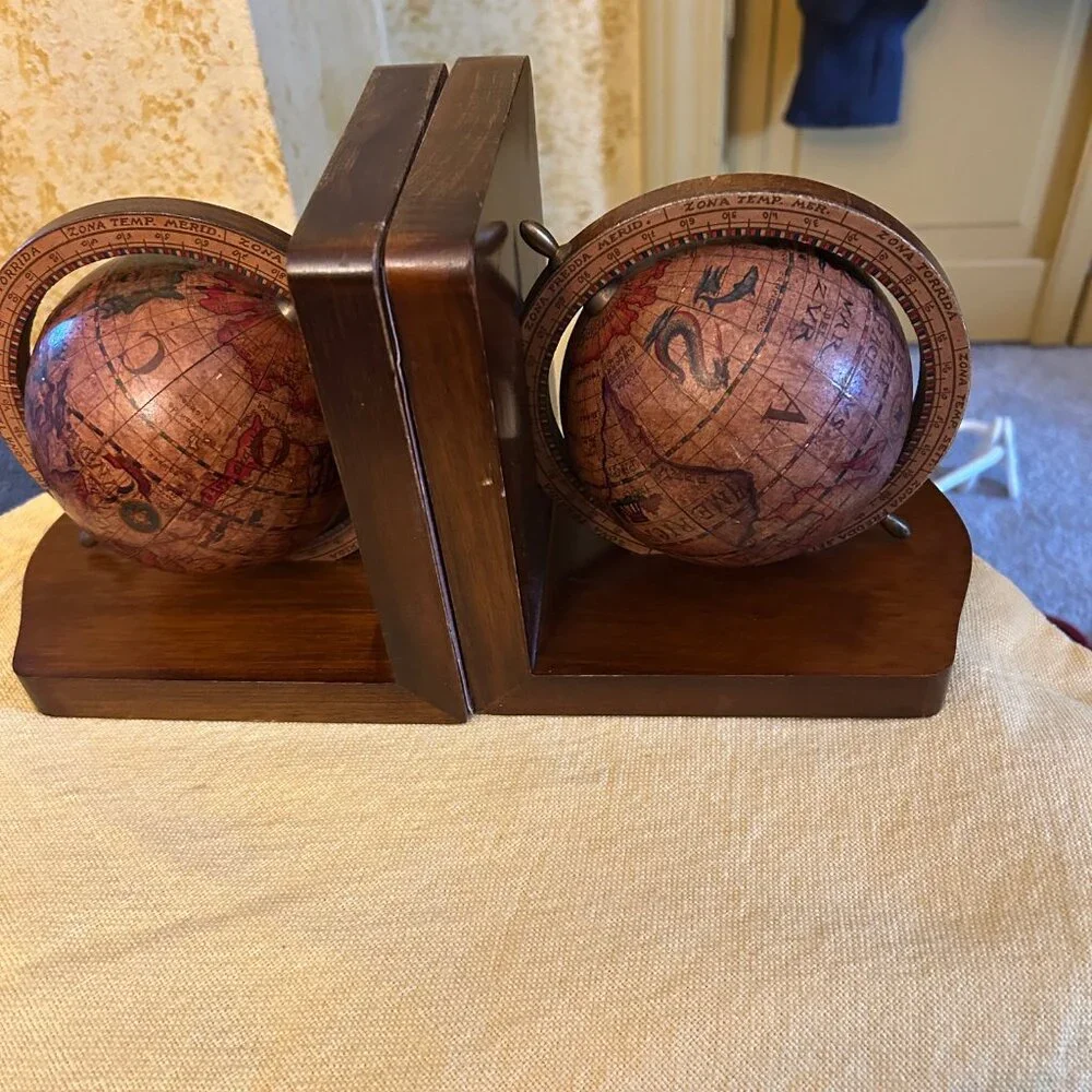 Vintage  Globe bookends  (Olde World) made in Italy  6.5 in tall 11 wide - Picture 4 of 5